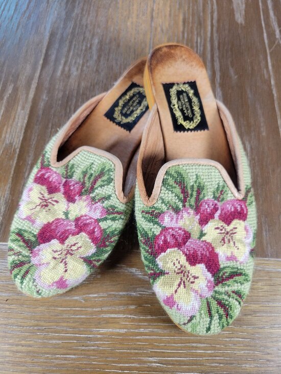 The Lawrence Collection Shoes - The Lawrence Collection Floral Needlepoint Belgian Style Leather Slipper Loafers